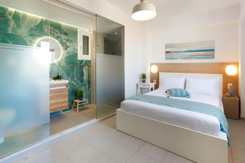 Wow, Design Apartment, Steps From Town Centre * Héraklion