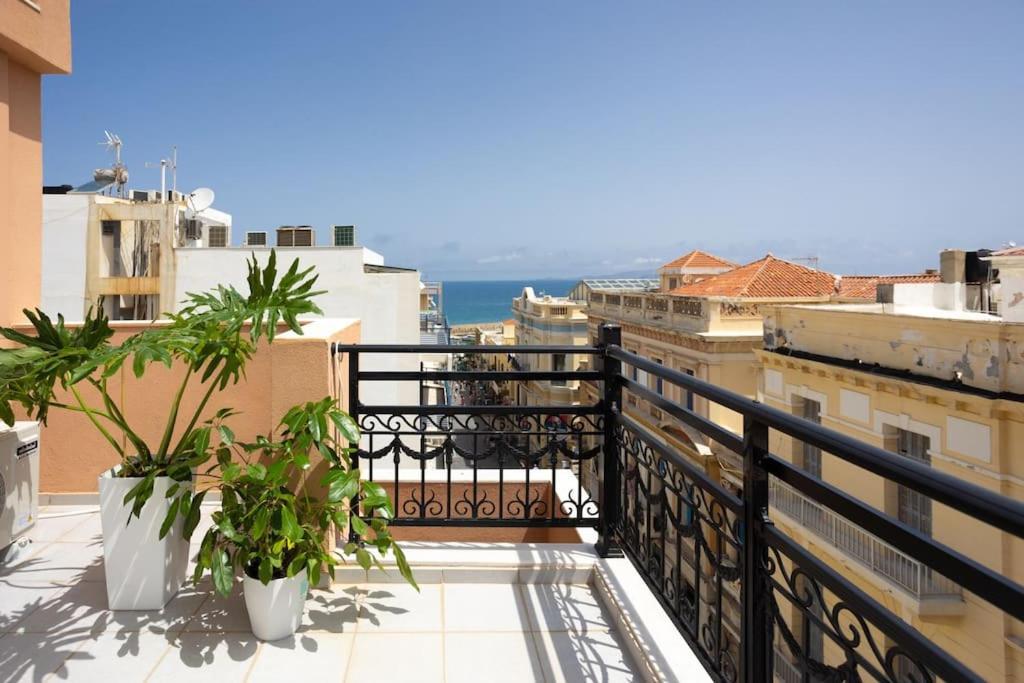 Wow, Design Apartment, Steps From Town Centre Héraklion